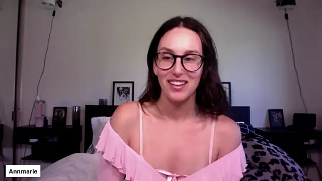 Snapshot of annmarieferrara chatting on 02-13-26, 04:47 annmarieferrara online show from 02-13-26, 04:47