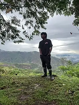 Snapshot of sky-wolves chatting on 10-12-25, 09:36 sky-wolves online show from 10-12-25, 09:36