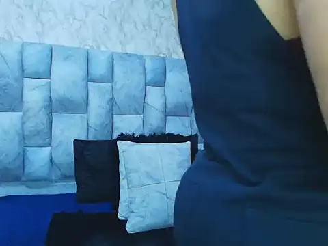 sofiagutierrez   online show from 09-26-25, 03:32