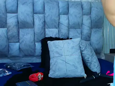 sofiagutierrez   online show from 09-28-25, 01:55