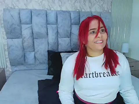 sofiagutierrez   online show from 10-03-25, 03:14