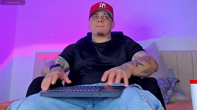 Snapshot of denis_munera chatting on 09-18-25, 12:07 denis munera online show from 09-18-25, 12:07