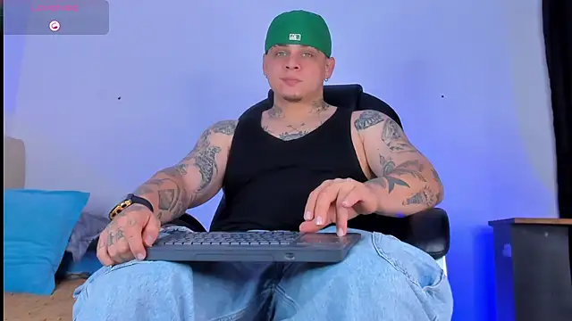 Snapshot of denis_munera chatting on 10-12-25, 02:38 denis munera online show from 10-12-25, 02:38