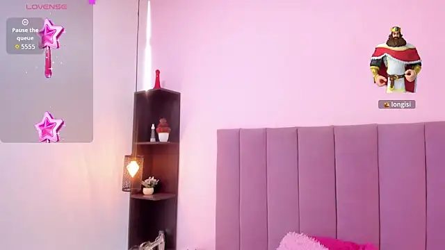 HoollyHendrix online show from 10-29-25, 08:21