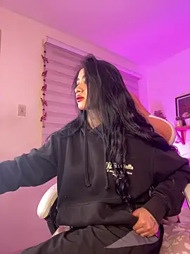 Snapshot of camila1_torres_ chatting on 12-16-25, 02:27 camila1 torres online show from 12-16-25, 02:27