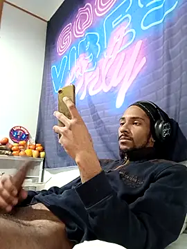 Mikaaa97 online show from 01-17-26, 05:05