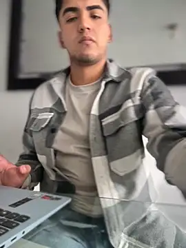 Snapshot of tomy_hot20 chatting on 09-19-25, 05:13 tomy hot20 online show from 09-19-25, 05:13