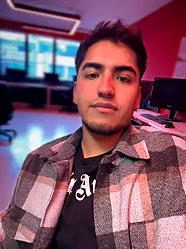 Snapshot of tomy_hot20 chatting on 10-10-25, 03:44 tomy hot20 online show from 10-10-25, 03:44