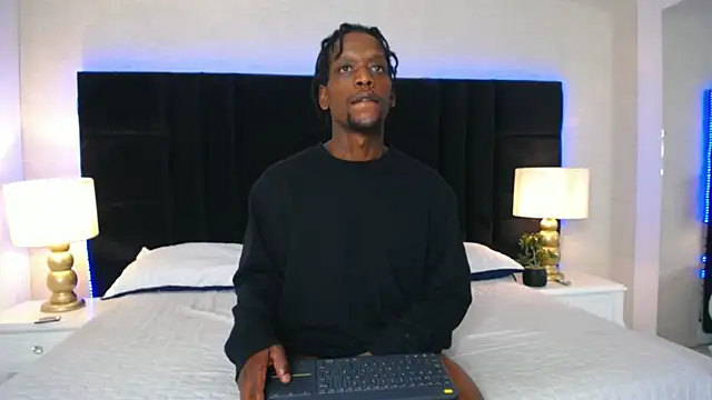 SkylerBigxxx online show from 06-18-26, 09:14
