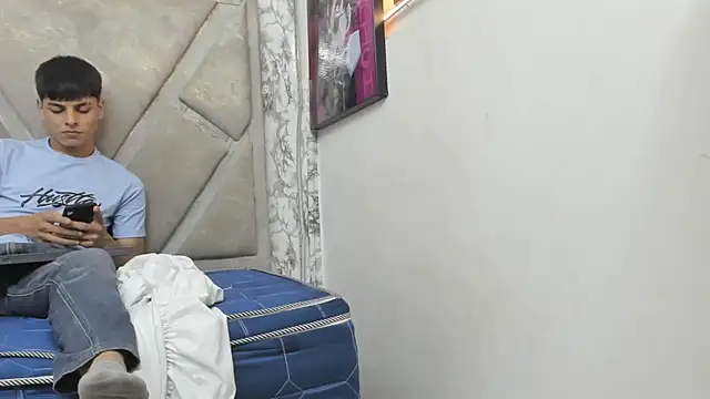 Logan Jhonson online show from 10-19-25, 03:07