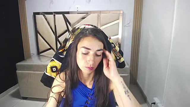 Maily a  online show from 10-24-25, 03:58