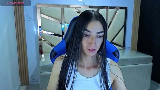 Maily a  online show from 03-06-26, 03:03