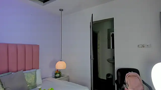 Snapshot of Amy_Ferreira chatting on 11-10-25, 02:54 Amy Ferreira online show from 11-10-25, 02:54