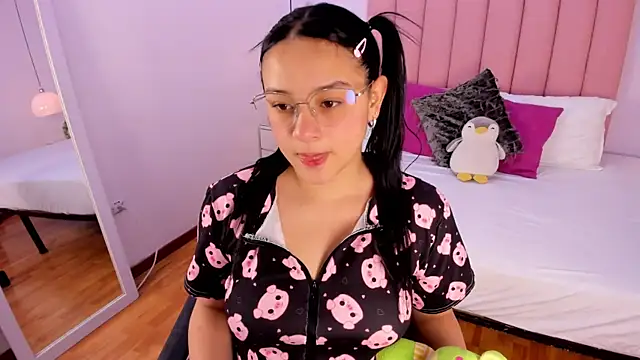 Snapshot of Amy_Ferreira chatting on 11-19-25, 02:55 Amy Ferreira online show from 11-19-25, 02:55