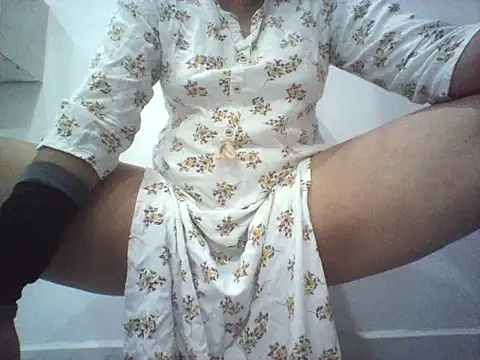 Snapshot of telugu_honey1 chatting on 07-12-26, 06:10 telugu honey1 online show from 07-12-26, 06:10