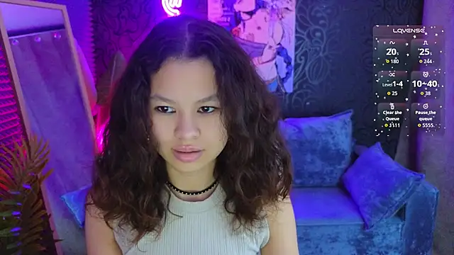 Snapshot of moco_choco chatting on 12-17-25, 09:04 moco choco online show from 12-17-25, 09:04