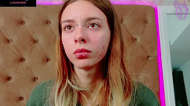 CoraVex online show from 10-16-25, 04:13