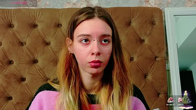 Snapshot of CoraVex chatting on 12-23-25, 05:05 CoraVex online show from 12-23-25, 05:05