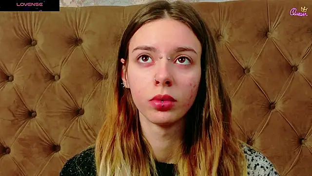 Snapshot of CoraVex chatting on 01-19-26, 05:00 CoraVex online show from 01-19-26, 05:00