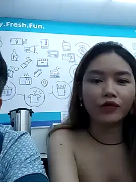 Snapshot of MaiHoang2k chatting on 09-23-25, 04:43 MaiHoang2k online show from 09-23-25, 04:43