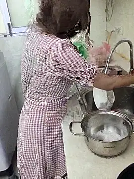 Snapshot of MaiHoang2k chatting on 09-28-25, 02:55 MaiHoang2k online show from 09-28-25, 02:55