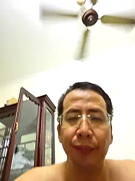 Snapshot of MaiHoang2k chatting on 10-05-25, 01:42 MaiHoang2k online show from 10-05-25, 01:42