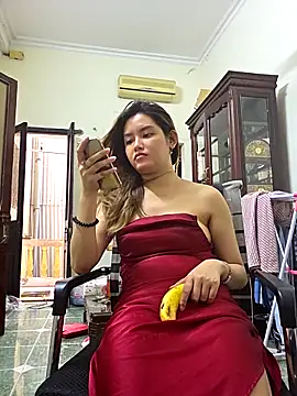 Snapshot of MaiHoang2k chatting on 10-09-25, 05:05 MaiHoang2k online show from 10-09-25, 05:05