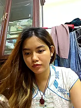 Snapshot of MaiHoang2k chatting on 10-18-25, 06:16 MaiHoang2k online show from 10-18-25, 06:16