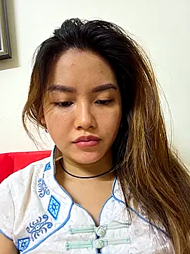 Snapshot of MaiHoang2k chatting on 10-22-25, 02:56 MaiHoang2k online show from 10-22-25, 02:56