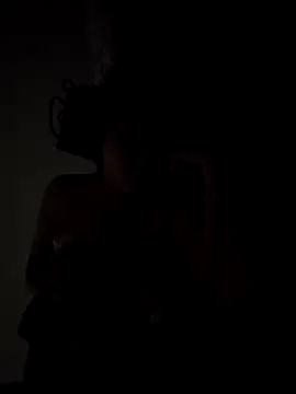 Snapshot of MaiHoang2k chatting on 10-25-25, 04:09 MaiHoang2k online show from 10-25-25, 04:09