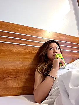 Snapshot of MaiHoang2k chatting on 10-30-25, 03:30 MaiHoang2k online show from 10-30-25, 03:30