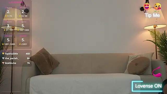 Snapshot of adisson_fox chatting on 10-15-25, 06:24 adisson fox online show from 10-15-25, 06:24