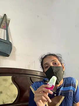 sweetreddy-02 online show from 10-14-25, 07:53