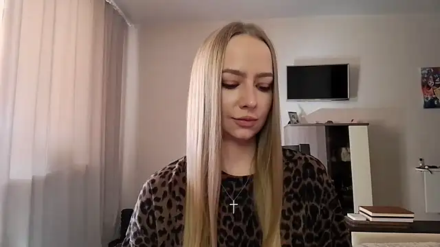 MissOyee online show from 09-17-25, 12:07