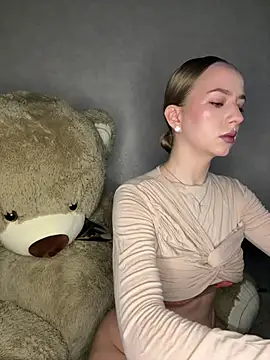 MissOyee online show from 03-06-26, 08:16