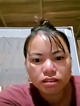 emly-xinh18 online show from 10-27-25, 12:20