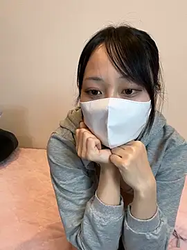 Snapshot of maki-ayy chatting on 02-18-26, 07:48 maki-ayy online show from 02-18-26, 07:48