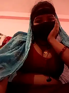 Snapshot of Hott_locky chatting on 11-22-25, 03:55 Hott locky online show from 11-22-25, 03:55