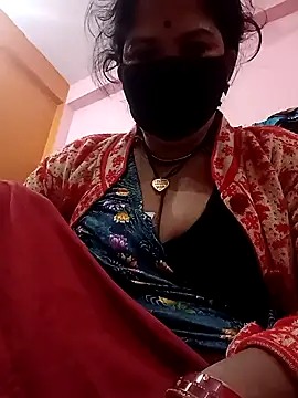 Snapshot of Hott_locky chatting on 11-29-25, 11:08 Hott locky online show from 11-29-25, 11:08