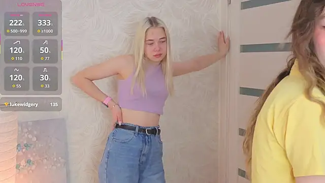 Snapshot of MarniOrdway chatting on 12-17-25, 04:02 MarniOrdway online show from 12-17-25, 04:02