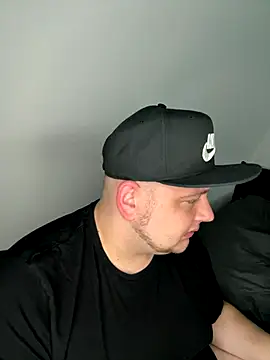 xXLustMolchXx online show from 10-06-25, 04:59