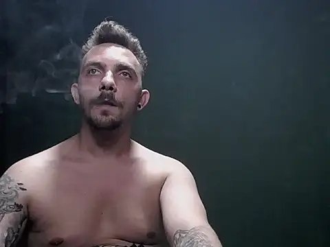 Snapshot of guesswhatbitch chatting on 09-29-25, 09:41 guesswhatbitch online show from 09-29-25, 09:41