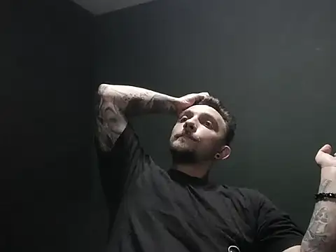 Snapshot of guesswhatbitch chatting on 10-12-25, 03:49 guesswhatbitch online show from 10-12-25, 03:49