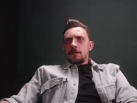 Snapshot of guesswhatbitch chatting on 11-08-25, 10:37 guesswhatbitch online show from 11-08-25, 10:37