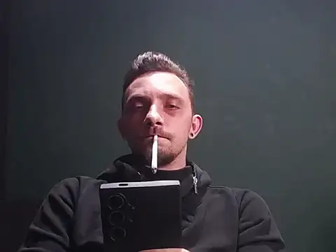 Snapshot of guesswhatbitch chatting on 11-13-25, 09:03 guesswhatbitch online show from 11-13-25, 09:03