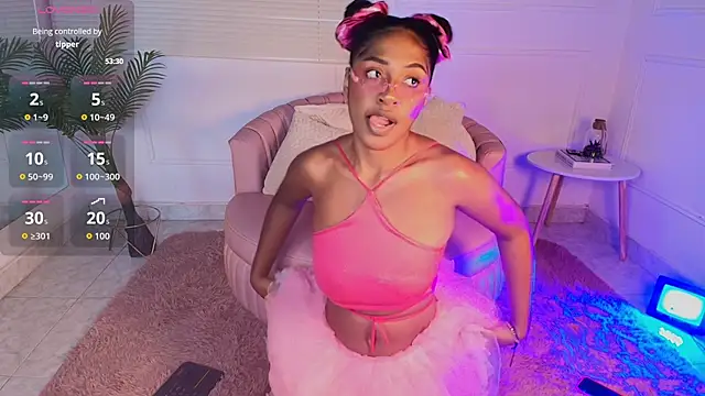 Snapshot of alessia_moon1 chatting on 11-15-25, 01:29 alessia moon1 online show from 11-15-25, 01:29