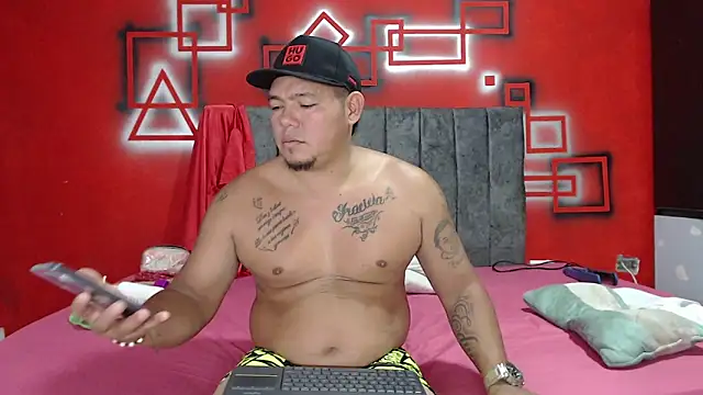 Snapshot of ebony_hard_sex chatting on 10-23-25, 01:10 ebony hard sex online show from 10-23-25, 01:10