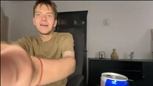 Snapshot of Mark_Voyan chatting on 09-18-25, 11:23 Mark Voyan online show from 09-18-25, 11:23