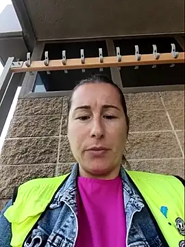 Snapshot of bichota85 chatting on 10-24-25, 10:33 bichota85 online show from 10-24-25, 10:33