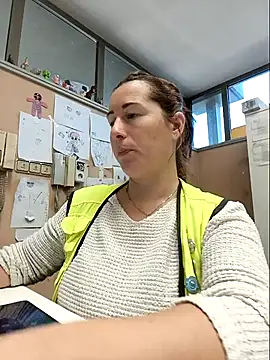 Snapshot of bichota85 chatting on 10-28-25, 11:03 bichota85 online show from 10-28-25, 11:03